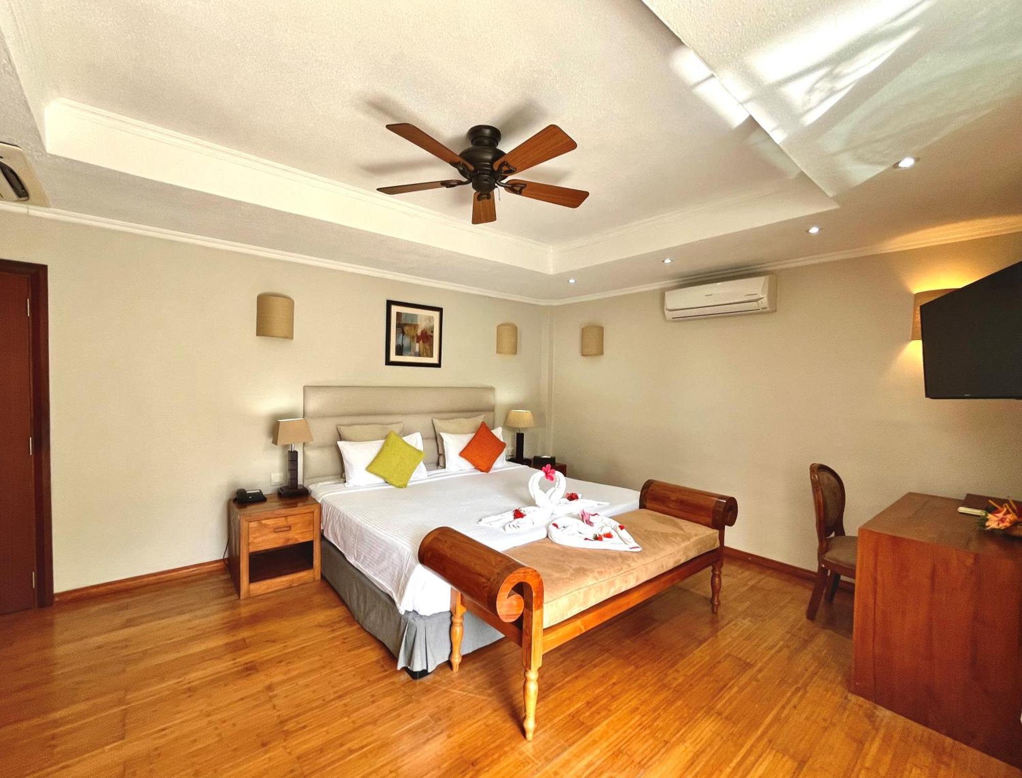 Crown Beach Hotel Seychelles Pointe Au Sel Ngoại thất bức ảnh